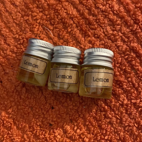 Lemon - Picture 2 of 5